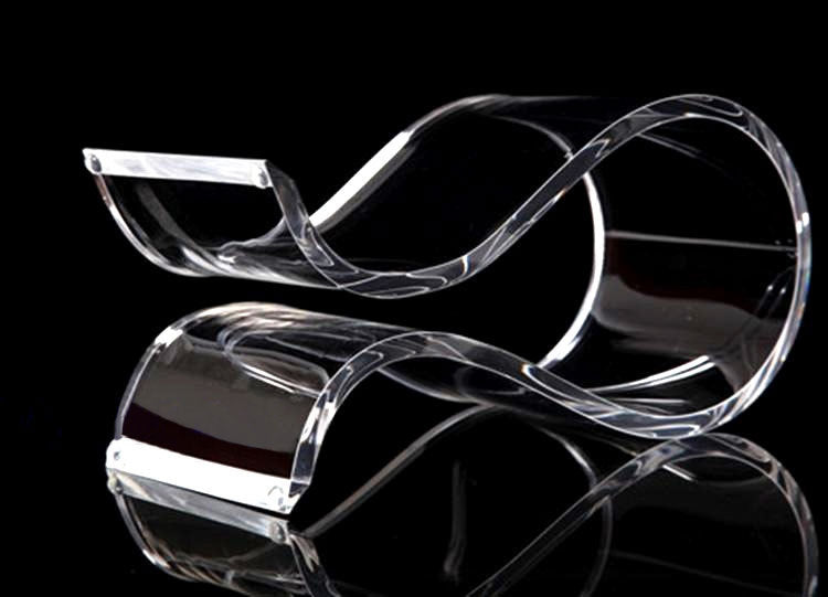 Crystal Clear Acrylic Headphone Stand for a Sleek Display