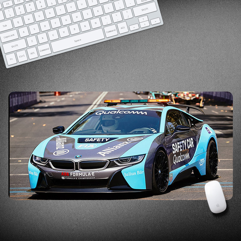 Smooth Moves – Extended Mouse Pad for Gaming Setup