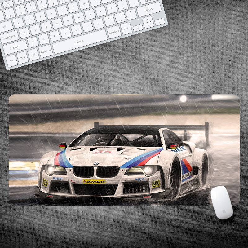 Smooth Moves – Extended Mouse Pad for Gaming Setup