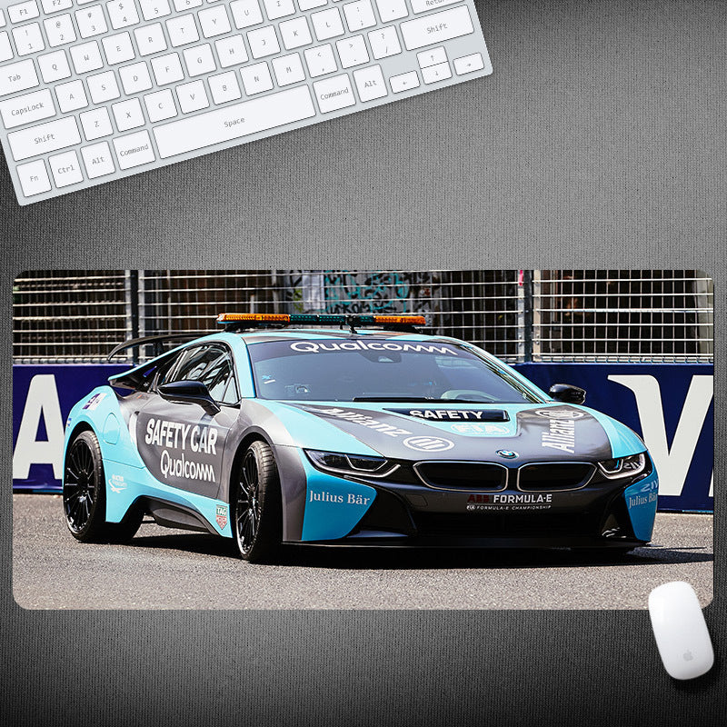 Smooth Moves – Extended Mouse Pad for Gaming Setup